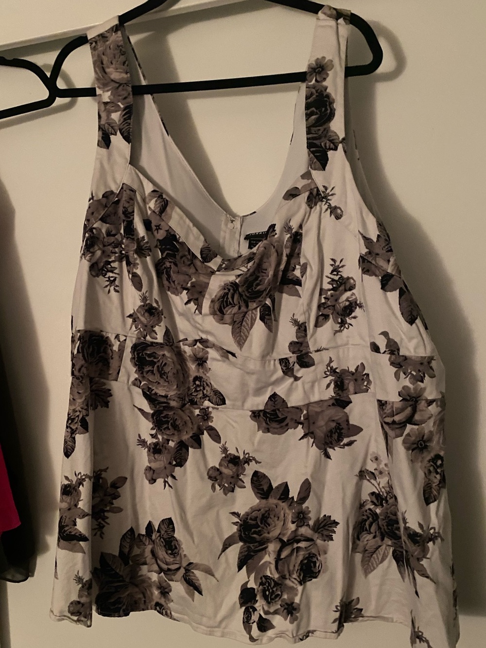 Torrid Size 6 White Tank with Gray Floral Print